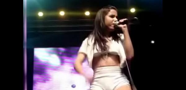 Brazilian teen singer Anitta 039;s cameltoe on stage